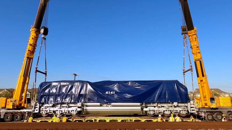 heavy haul cargo and cranes