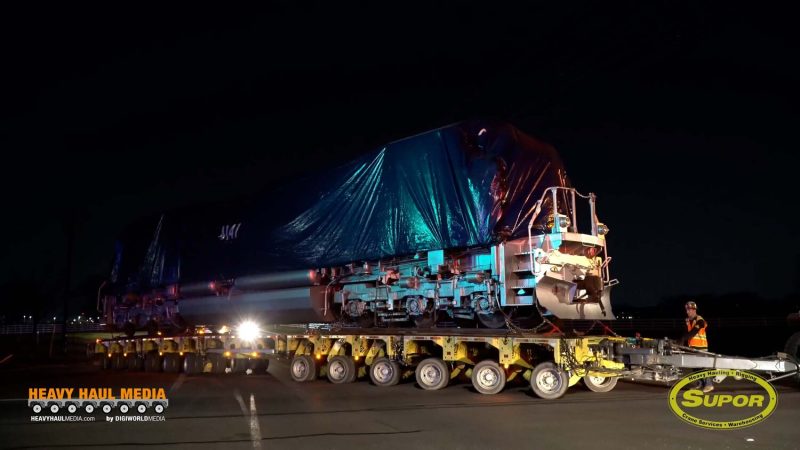 Union Pacific Locomotive 4141 George Bush Train on Hydraulic Transport Trailer