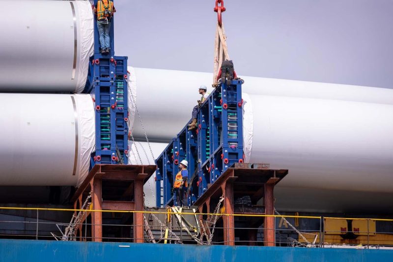 wind blade transport logistics - heavy haul cargo