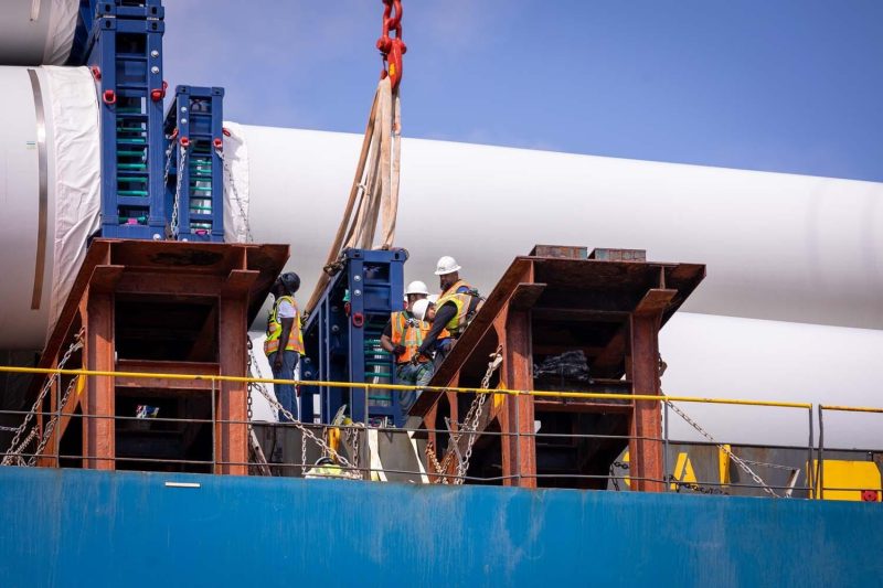 wind blade transport logistics - heavy haul cargo